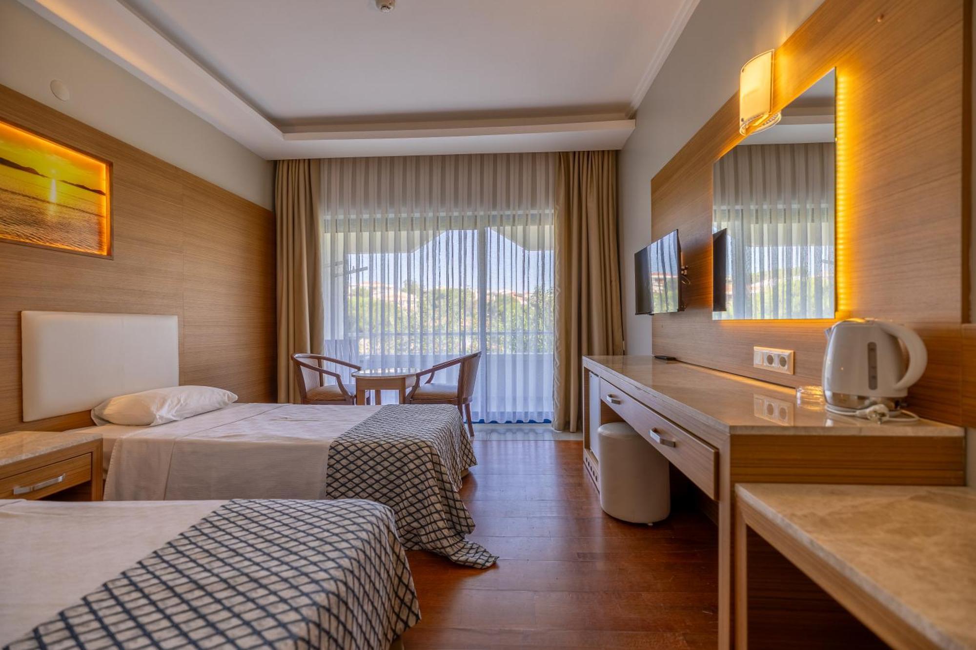 Halic Park Hotel Айвалык Экстерьер фото