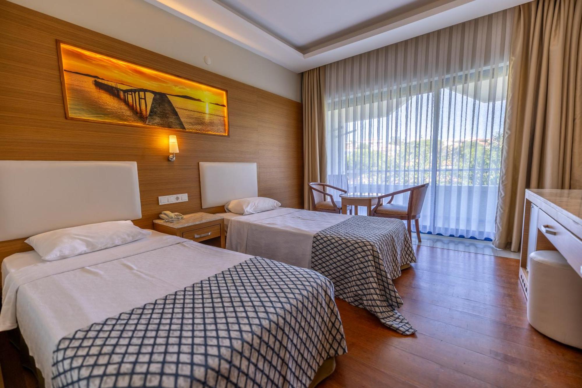 Halic Park Hotel Айвалык Экстерьер фото